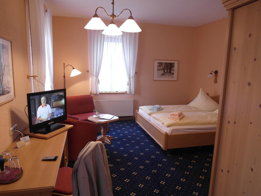 Pension Und Gaststaette "Zur Brauschaenke" Шенек Номер фото